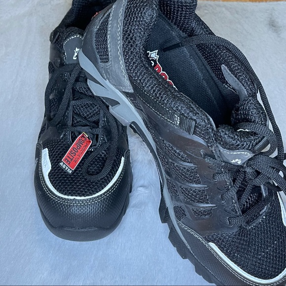 Waterproof Athletic work shoe men’s size 9M main image 6